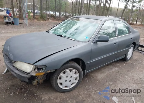 1996 Honda Accord Lx/Ex from USA, damaged, VIN 1HGCD5635TA201540